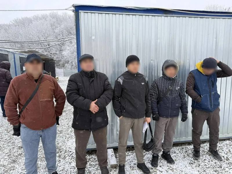 🔒Преступную группировку, превратившую миграционный учёт в прибыльный бизнес, накрыли на…