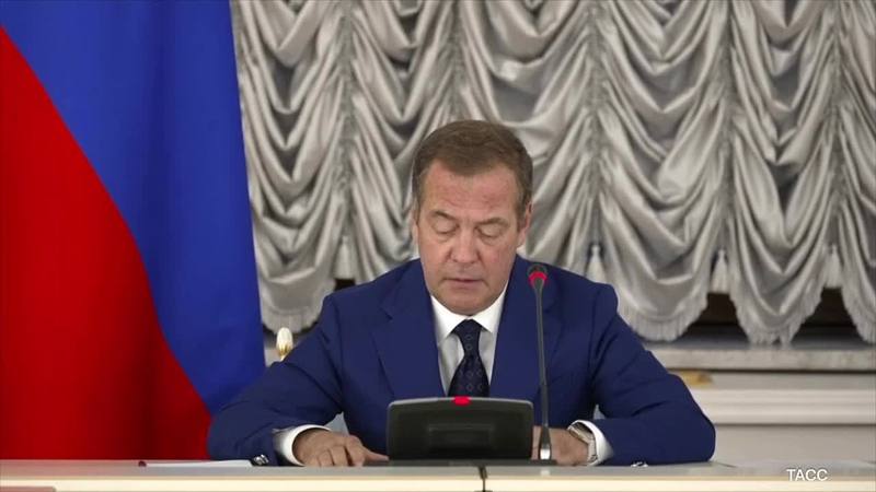 🪖Дмитрий Медведев опроверг слухи о возможной мобилизации, назвав их ложью