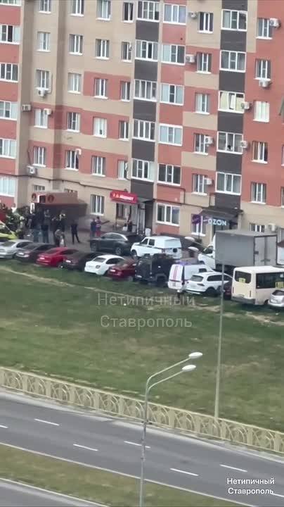 ❗О скоплении машин экстренных служб на Российском сообщают ставропольцы