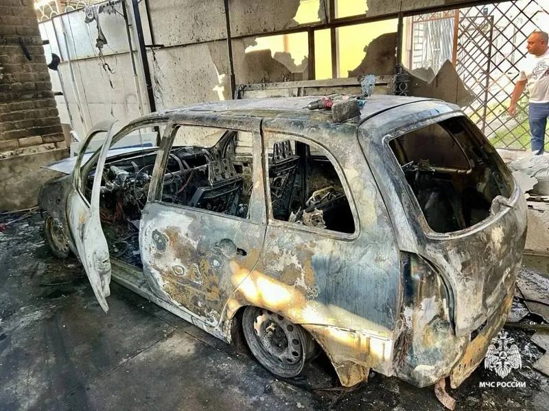 🏙Огонь за секунды превратил двор в пепел: жуткий пожар в ставропольской Змейке