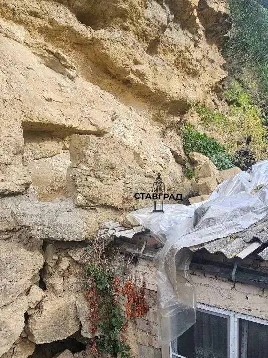😨 Скала рухнула на жилой дом в Кисловодске