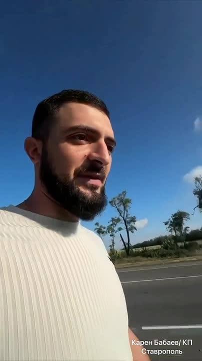 ​🌩Молния ударила в движущийся автомобиль в Ессентуках