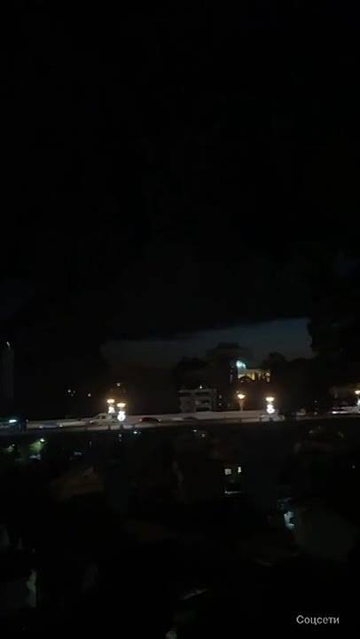 Дым от горящего судна затянул небо над центром Сочи