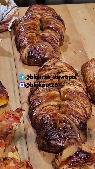 Мухи захватили булки в ставропольской кулинарии